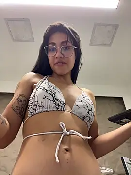 Nia_lobo's Live XXX Chat