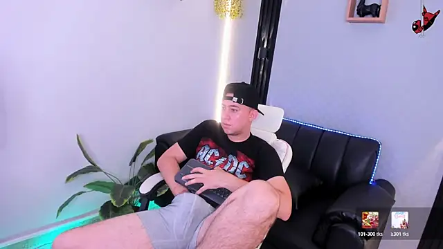 Онлайн чат XXX Lucian_Cross