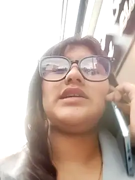 Emily-7 লাইভ XXX চ্যাট