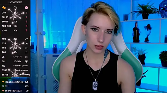 XXX chat uživo modela _Rein_ramm