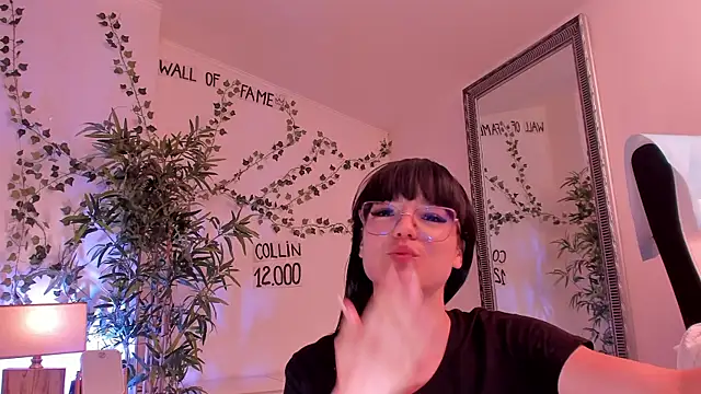 mira0_0 live XXX chat