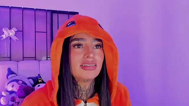 Aliceee_0 élő XXX-chatje