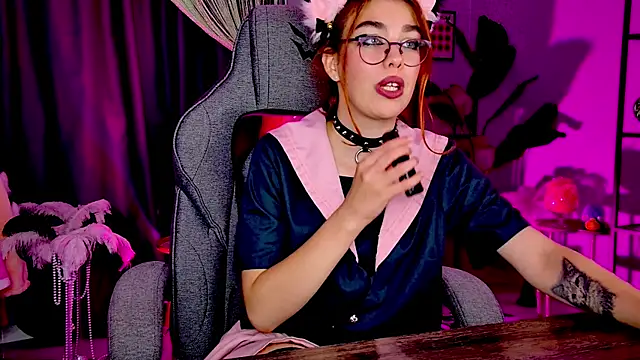 XXX chat uživo modela SeraphineDuskryn