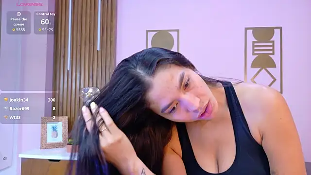 Chat +18 de JuliaaVega ao vivo