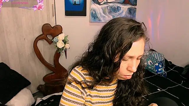 naihroby's Live XXX Chat