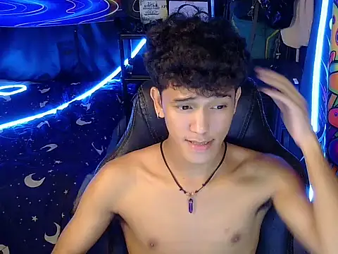 XXX chat uživo modela hugekenbigcock