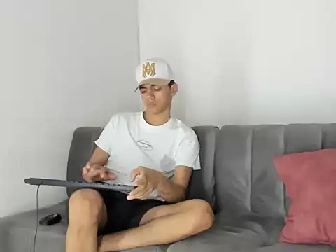 Charlie_Scorpion 现场XXX聊天