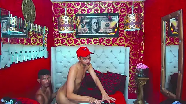 PEINBOYS' Live XXX Chat
