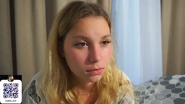 Sairallyn Adlı Modelin Canlı XXX Sohbeti