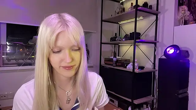 XXX chat uživo modela ShoshanaNogueras
