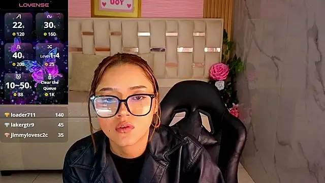 Chat +18 de veronicaa_s ao vivo