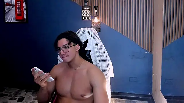 Axxel_Muscle Chat XXX in diretta