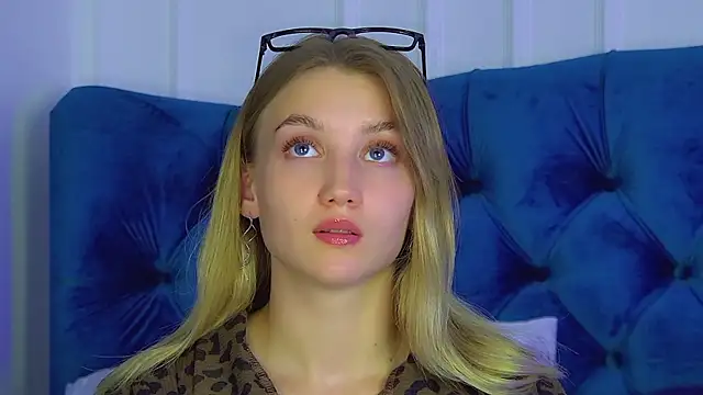 StacyEvances' Live XXX Chat