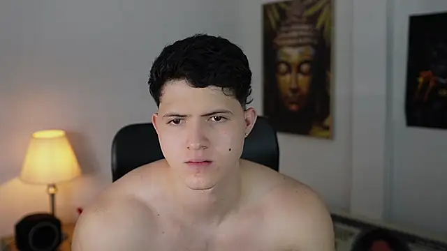 Chat +18 de Hazzan_Velez ao vivo