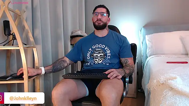 Chat +18 de jonhklleyn ao vivo