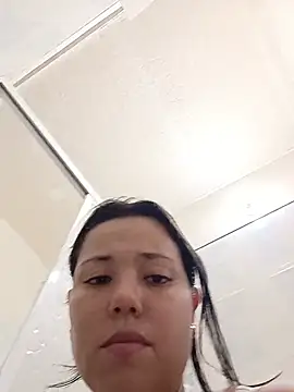 LaDiabla_31's Live XXX Chat