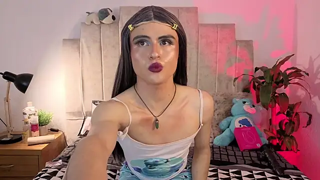 Živý XXX chat Emilly-hall