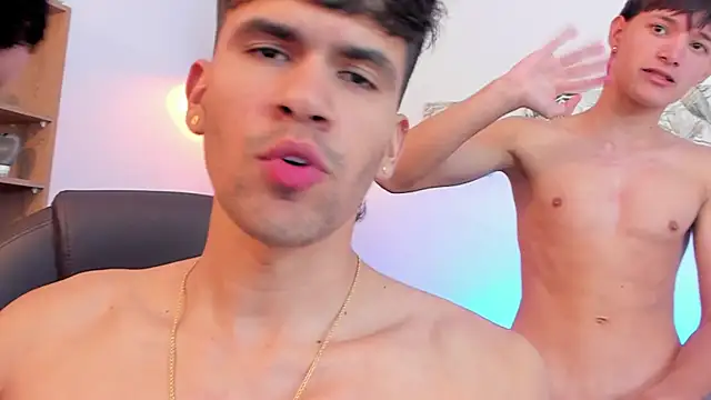 Chat +18 de Bad_BoysW ao vivo