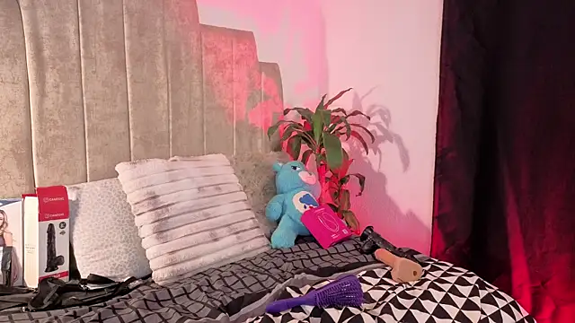 Emilly-hall Live XXX-Chat