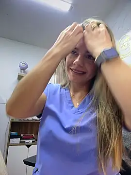 alicee16's Webcam Show