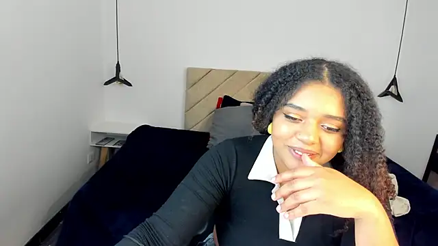 Natasha_rose__ Adlı Modelin Canlı XXX Sohbeti