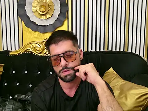 TommyDum live XXX chat