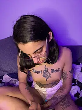 Poison_Ivy_29 – Live XXX-chat