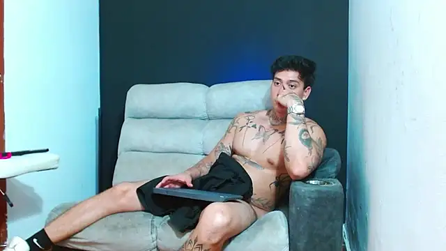 JUSTIN_FULLER1 Adlı Modelin Canlı XXX Sohbeti