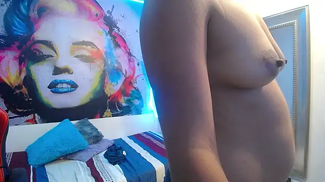 nicol_ross19 élő XXX-chatje