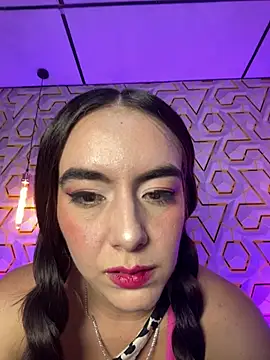 MelanyyJhonson15's Live XXX Chat