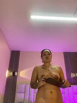 Chat XXX en directo de EMILYY_FOXY