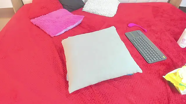 mask_red_girl's Live XXX Chat