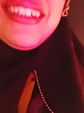 Elinaax Adlı Modelin Canlı XXX Sohbeti