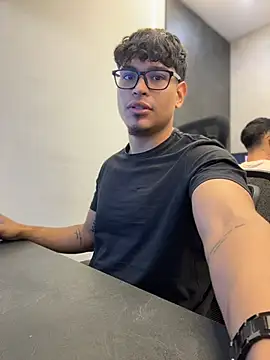 alekzamo's Live XXX Chat