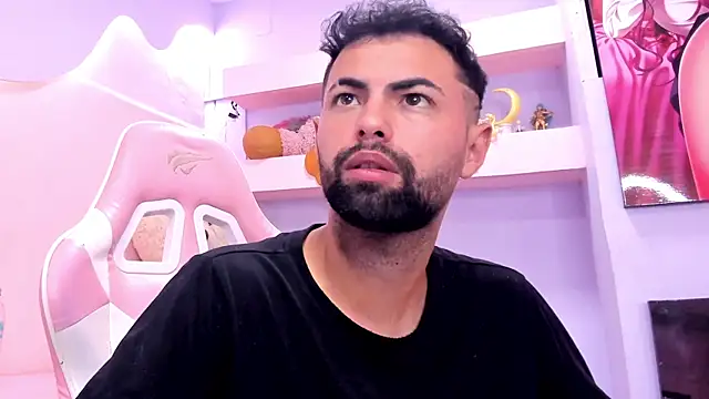 AndrewCrooss live XXX chat