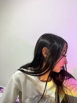 แชท XXX สดของ antonellariva_