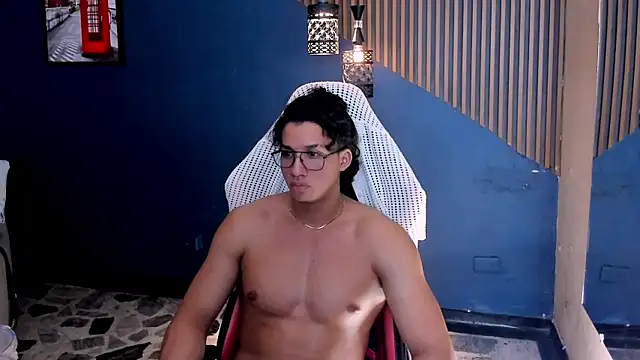 แชท XXX สดของ Axxel_Muscle