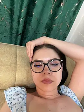 Chat +18 de KaylaLewyss ao vivo