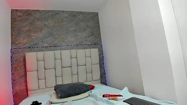 Онлайн чат XXX lily_rose1