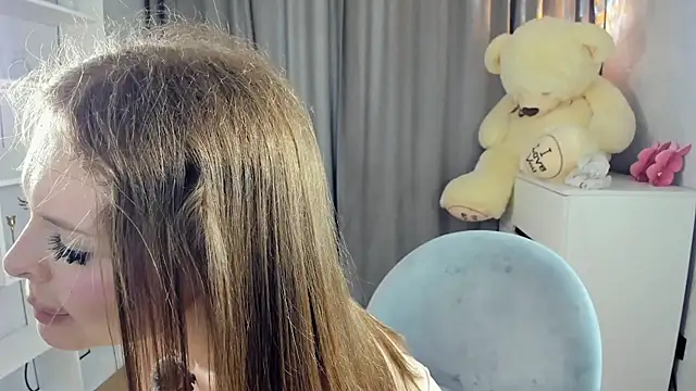 Chatroom XXX en direct de BelleDream