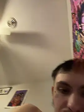 Capwildd_124 élő XXX-chatje