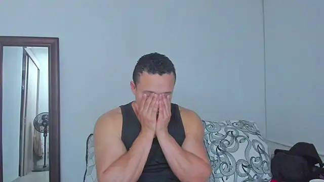 KingLevi01 Adlı Modelin Canlı XXX Sohbeti