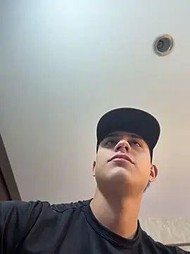 Lander_Cruz live XXX chat