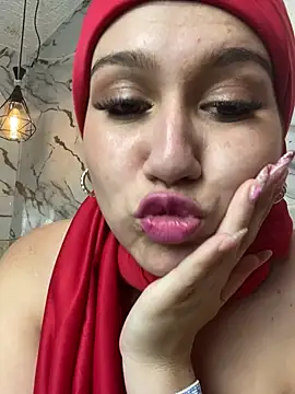 Sahaara Adlı Modelin Canlı XXX Sohbeti
