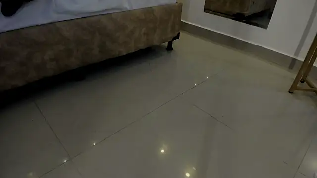 XXX chat uživo modela violet_giraldo