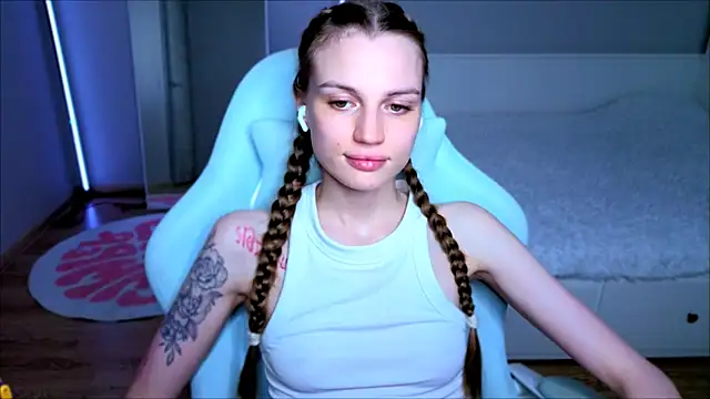 StellaLawless' Live XXX Chat