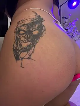 Rae_Lil_White's Live XXX Chat