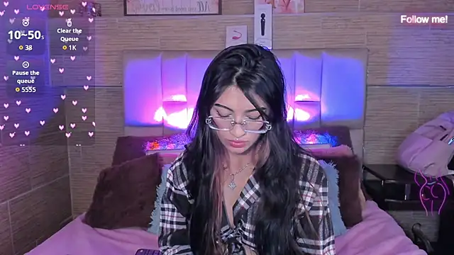 Chatroom XXX en direct de mia_devine_
