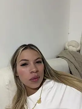 Chat +18 de Mia_Rosee1 ao vivo
