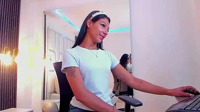 Chat XXX en directo de Maia_Clark520